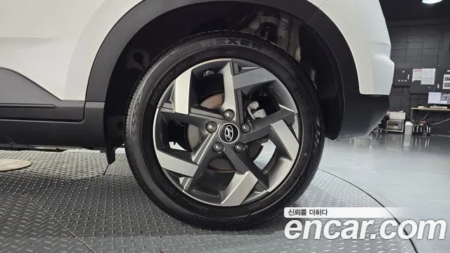 Hyundai Venue — Фото автомобиля 6