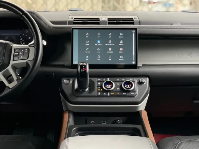 Land Rover Defender — Фото автомобиля 25
