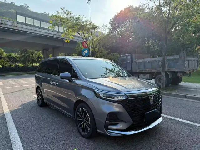 Roewe iMAX8 — Фото автомобиля 2