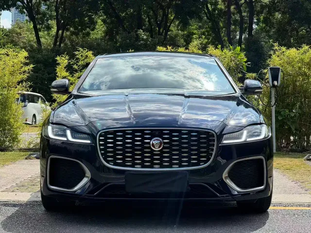 Jaguar XFL — Фото автомобиля 2