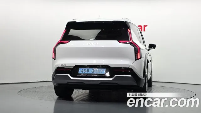 Kia EV9 — Фото автомобиля 4