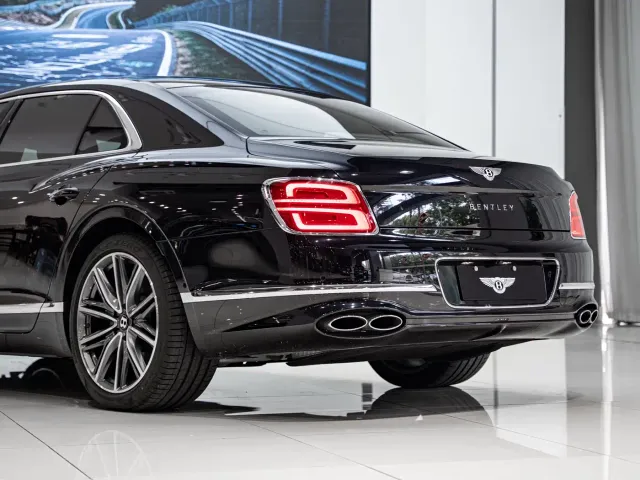 Bentley Flying Spur — Фото автомобиля 7