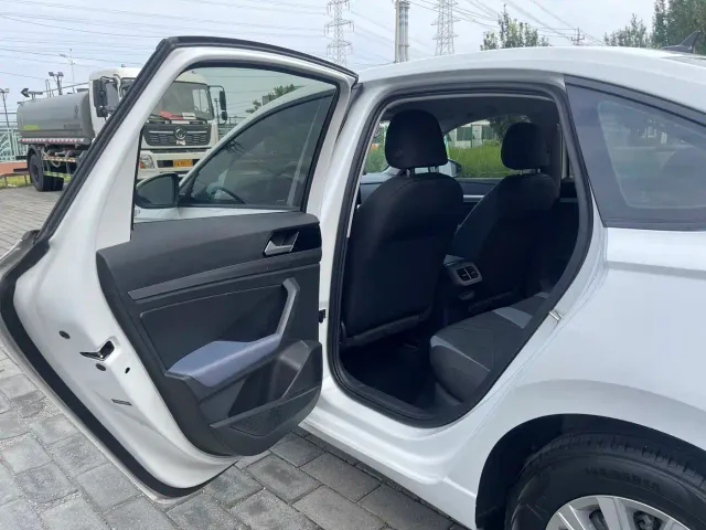 Volkswagen Lavida — Фото автомобиля 12