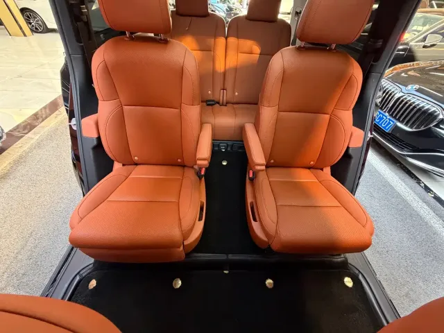 Li Auto L9 — Фото автомобиля 25