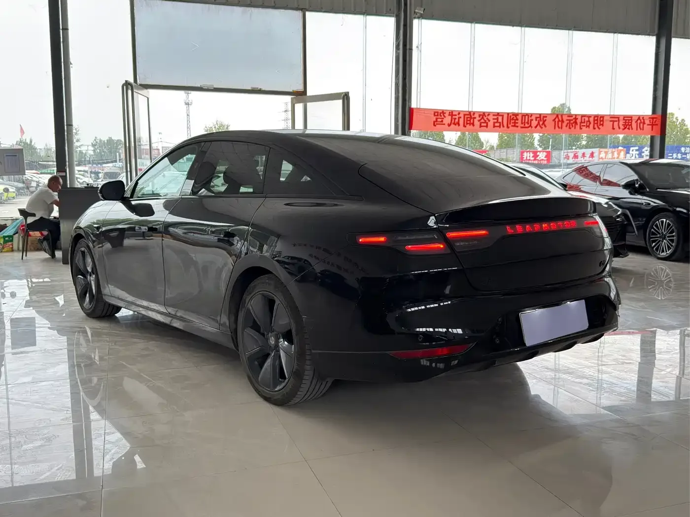 Leapmotor Leapmotor C01 2022 RWD Extended Range — Фото автомобиля 11
