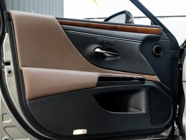 Lexus ES — Фото автомобиля 22