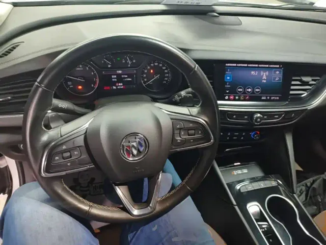 Buick Regal — Фото автомобиля 9