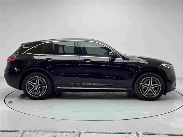 Mercedes-Benz EQC — Фото автомобиля 19