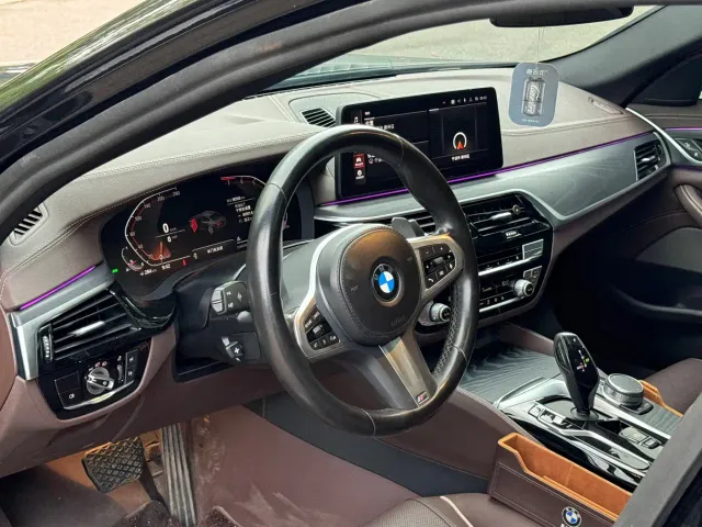 BMW 5 Series — Фото автомобиля 4