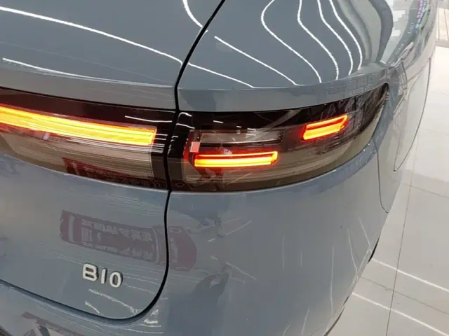 Leapmotor B10 — Фото автомобиля 7