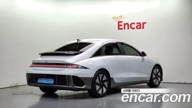 Hyundai Ioniq 6 — Фото автомобиля 2