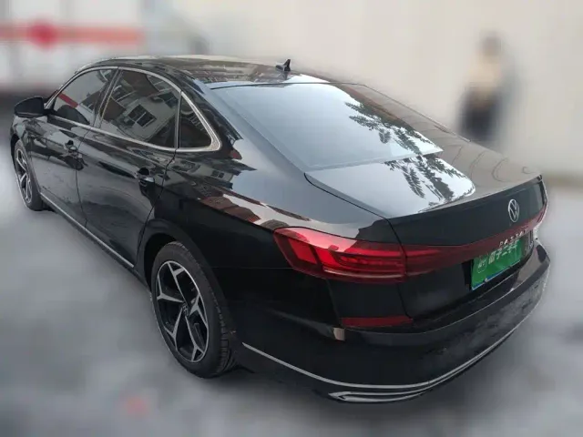 Volkswagen Passat — Фото автомобиля 4