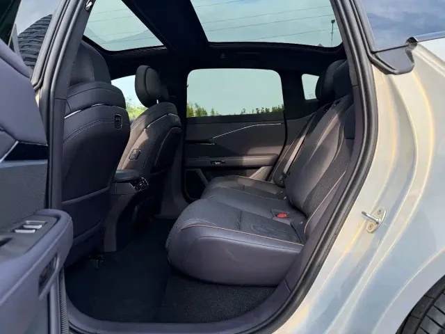 Toyota BoZhi 7 — Фото автомобиля 11