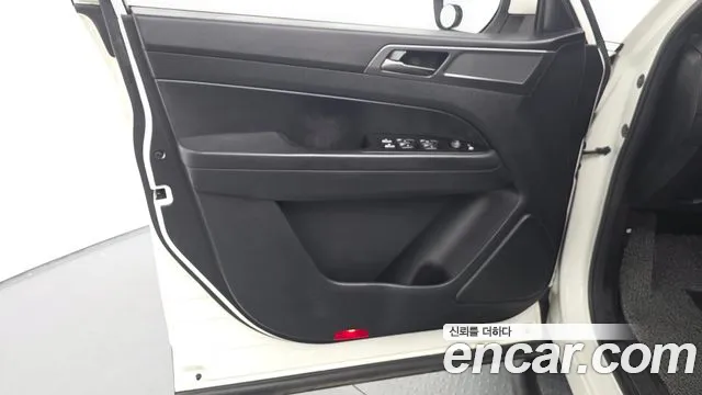 KG_Mobility_Ssangyong Rexton Новый Rexton Sport Дизель 2.2 4WD — Фото автомобиля 24
