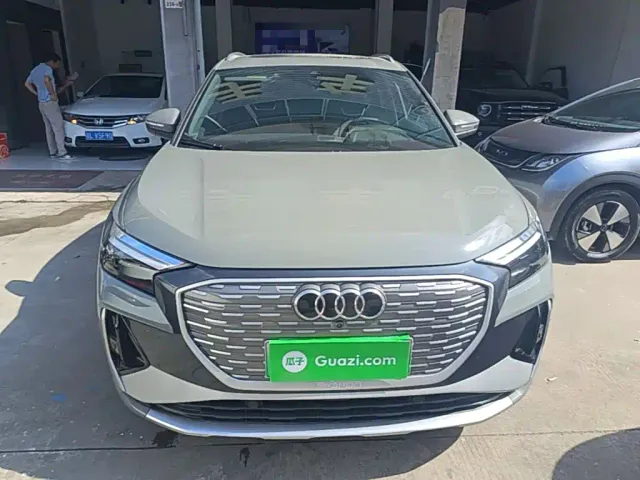 Audi Q4 e-tron — Фото автомобиля 2