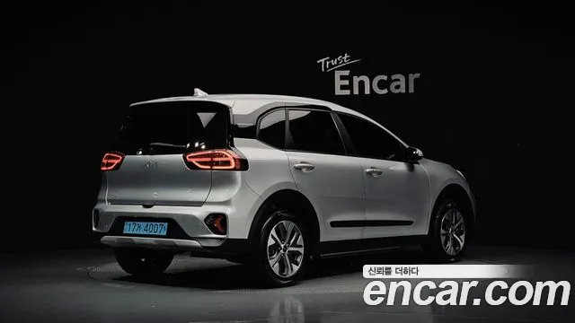 Kia Niro — Фото автомобиля 2