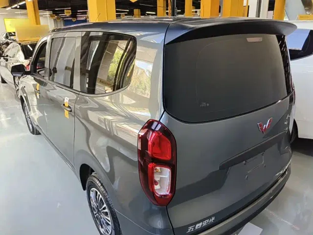 Wuling Hongguang — Фото автомобиля 4