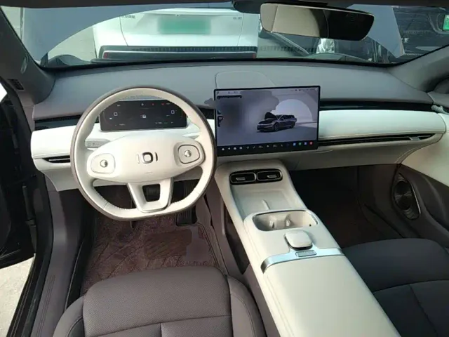 Changan Qiyuan A06 — Фото автомобиля 9