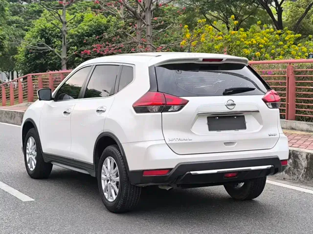 Nissan X-Trail — Фото автомобиля 6