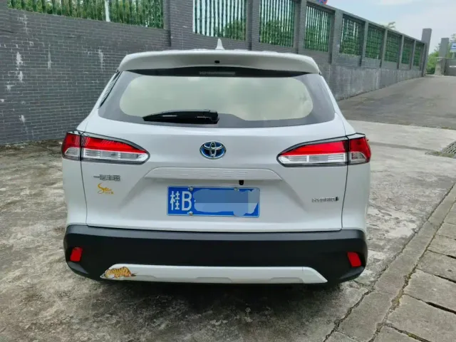 Toyota Corolla Cross — Фото автомобиля 3