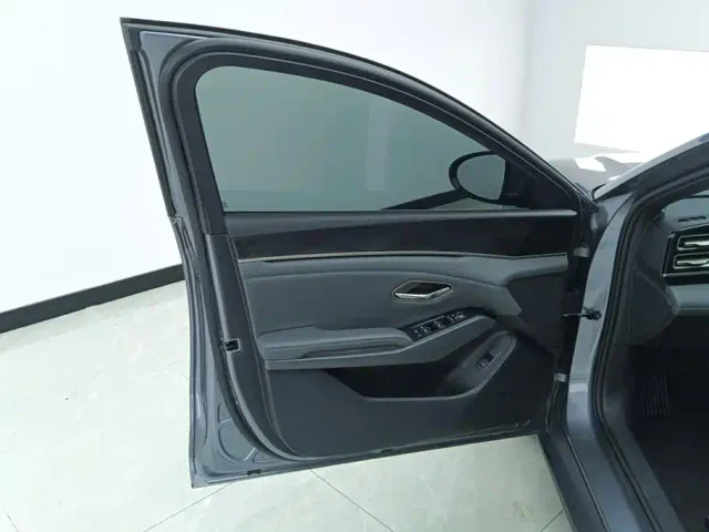 BYD Qin L — Фото автомобиля 7