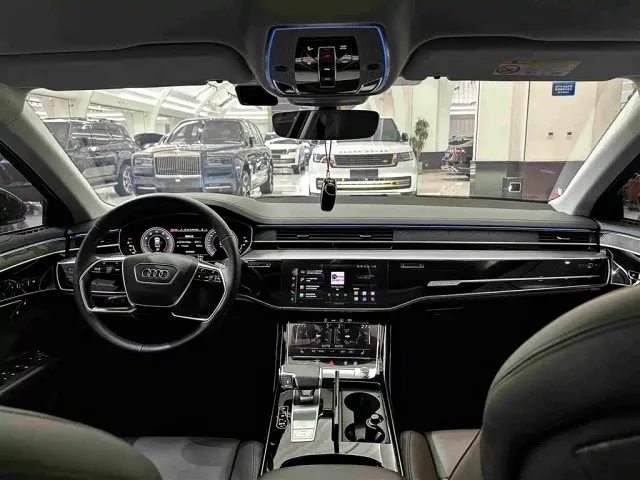 Audi A8 — Фото автомобиля 24