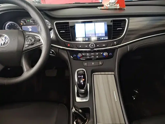 Buick LaCrosse — Фото автомобиля 12