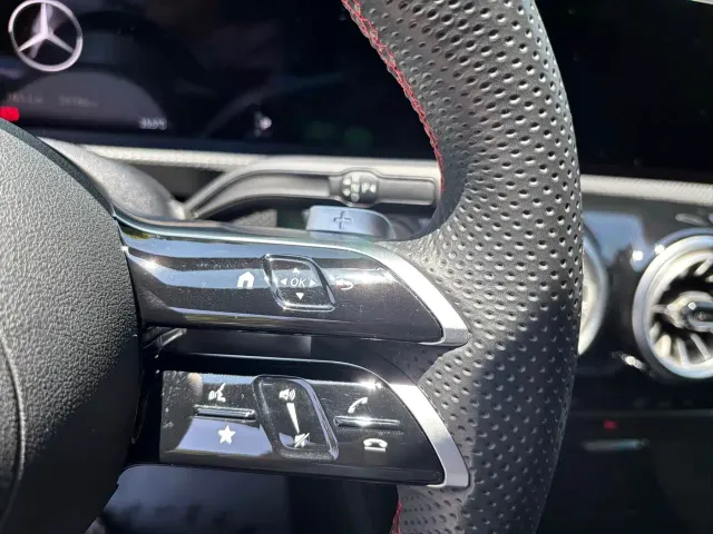 Mercedes-Benz A-Class — Фото автомобиля 14