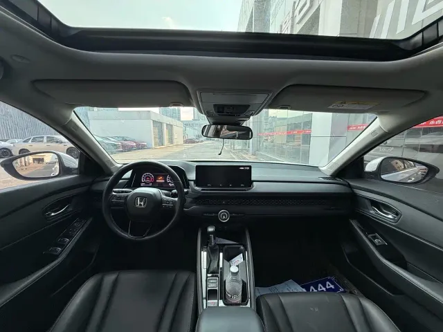Honda Accord — Фото автомобиля 7