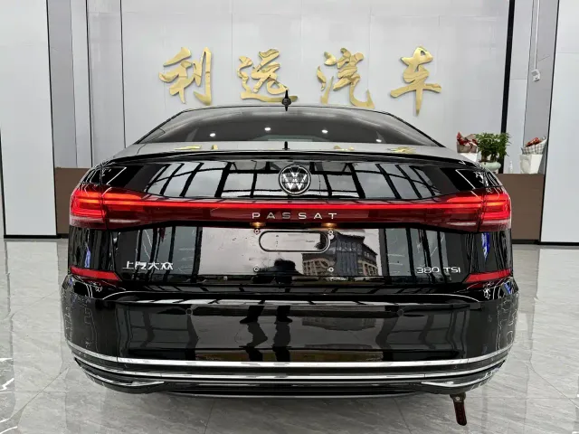 Volkswagen Passat — Фото автомобиля 13