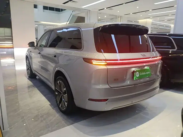 Li Auto L9 — Фото автомобиля 4