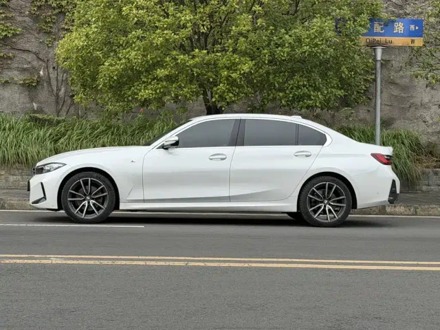 BMW 3 Series — Фото автомобиля 8