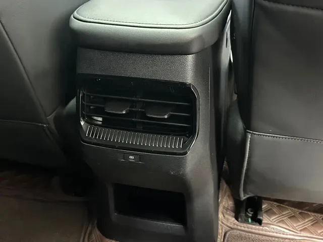 Wuling Jiachen — Фото автомобиля 16