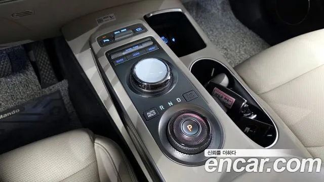 Genesis GV70 2.5T Бензин 2WD — Фото автомобиля 9