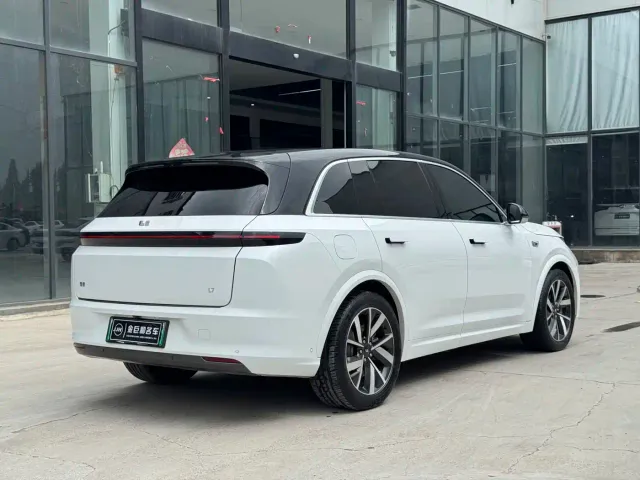 Li Auto L7 — Фото автомобиля 17
