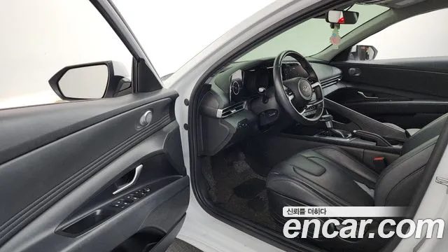 Hyundai Avante CN7 — Фото автомобиля 10
