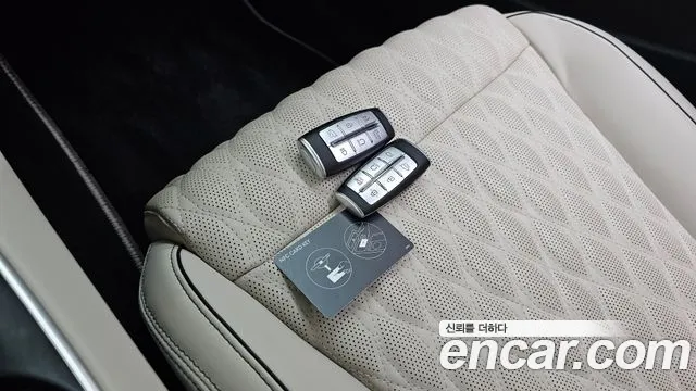 Genesis GV70 — Фото автомобиля 16