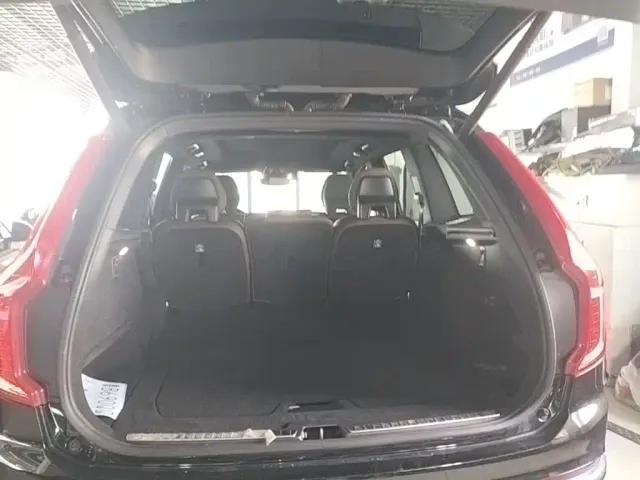 Volvo XC90 — Фото автомобиля 18
