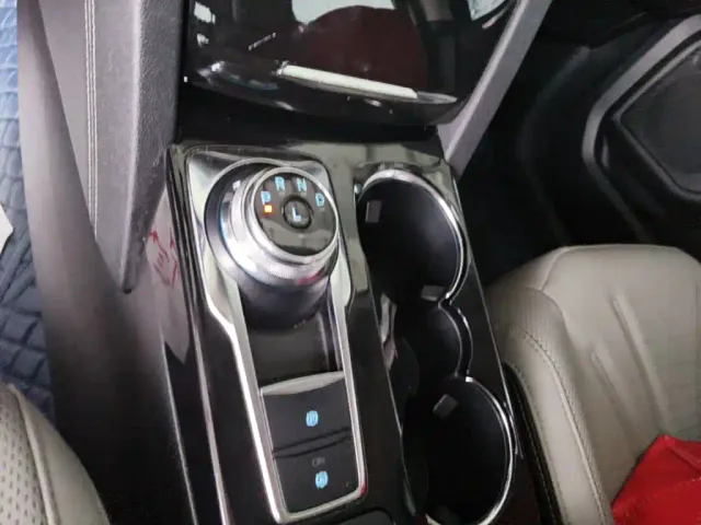 Ford Escape — Фото автомобиля 13
