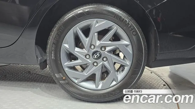 Hyundai AVANTE Новый Avante (CN7) — Фото автомобиля 21