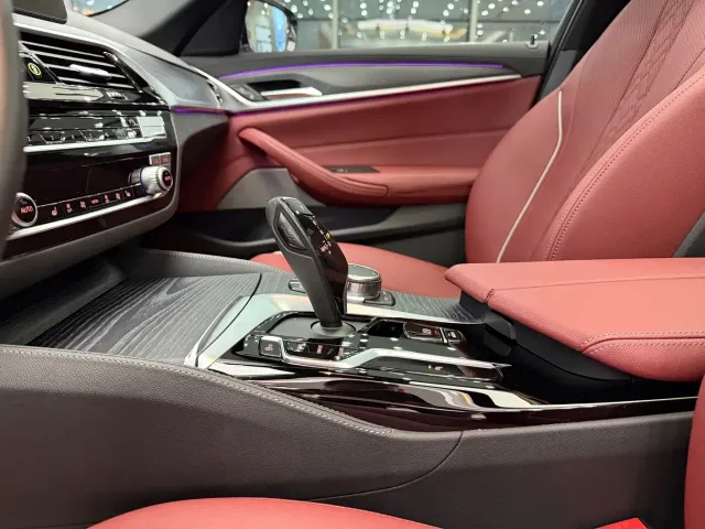 BMW 5 Series — Фото автомобиля 17