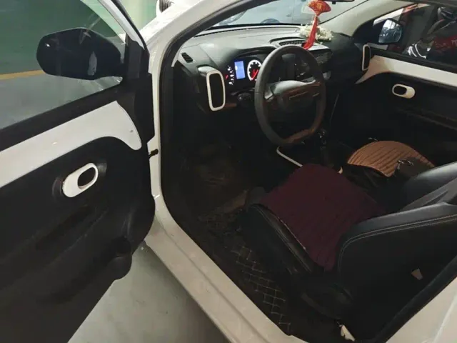 Roewe Clever — Фото автомобиля 15