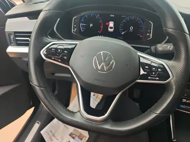 Volkswagen Passat — Фото автомобиля 15