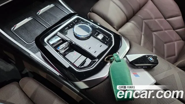 BMW 7-Series 7 серия (G70) 740i sDrive M Sport — Фото автомобиля 12