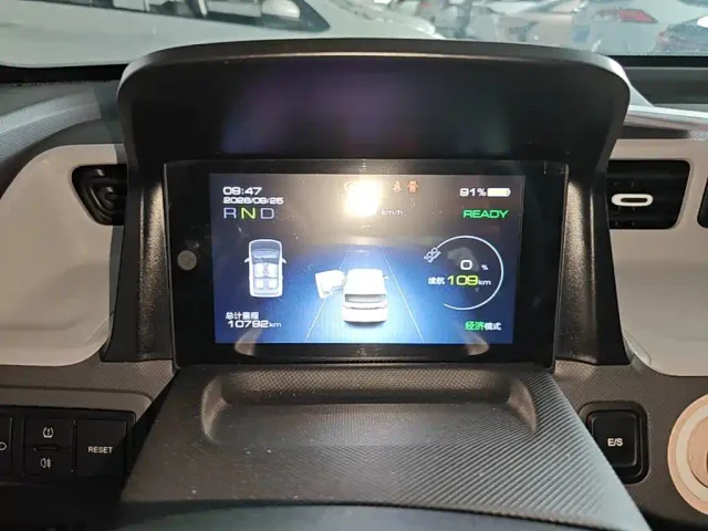 Wuling Hongguang Mini EV — Фото автомобиля 11