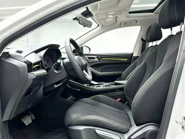 Roewe i5 — Фото автомобиля 4