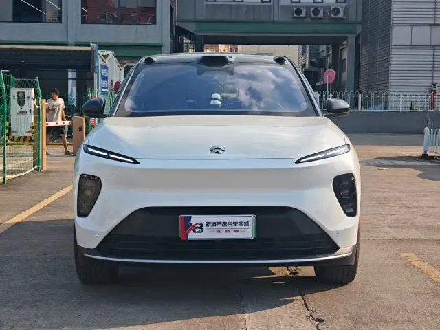 Nio ES8 — Фото автомобиля 2