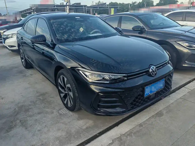 Volkswagen Passat — Фото автомобиля 3