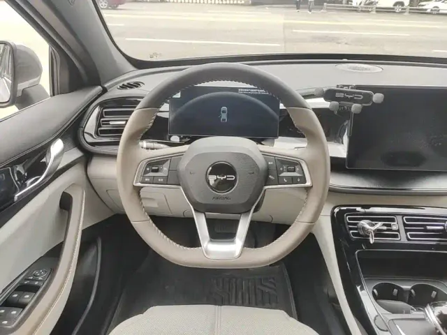 BYD Qin PLUS — Фото автомобиля 10