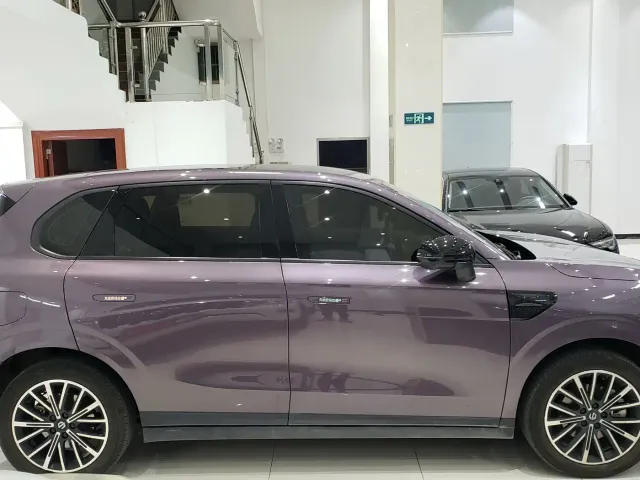 Leapmotor B10 — Фото автомобиля 12